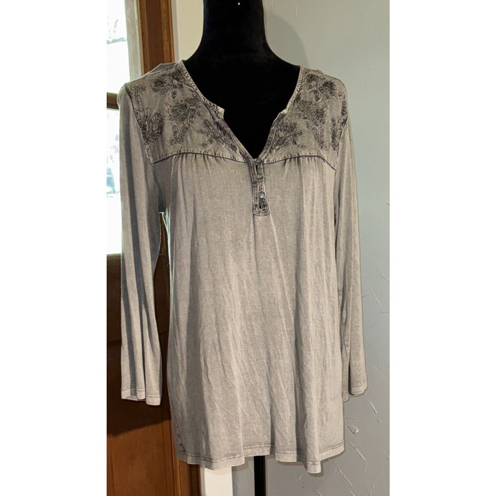 Greystone Solitaire Three Button‎ V-Neck With Embellishments Size Large